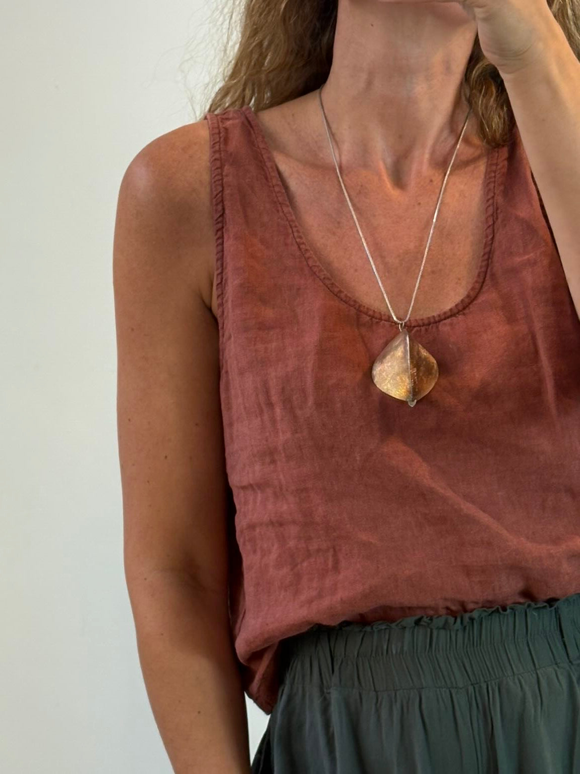 K by K. Collar plata colgante estructura