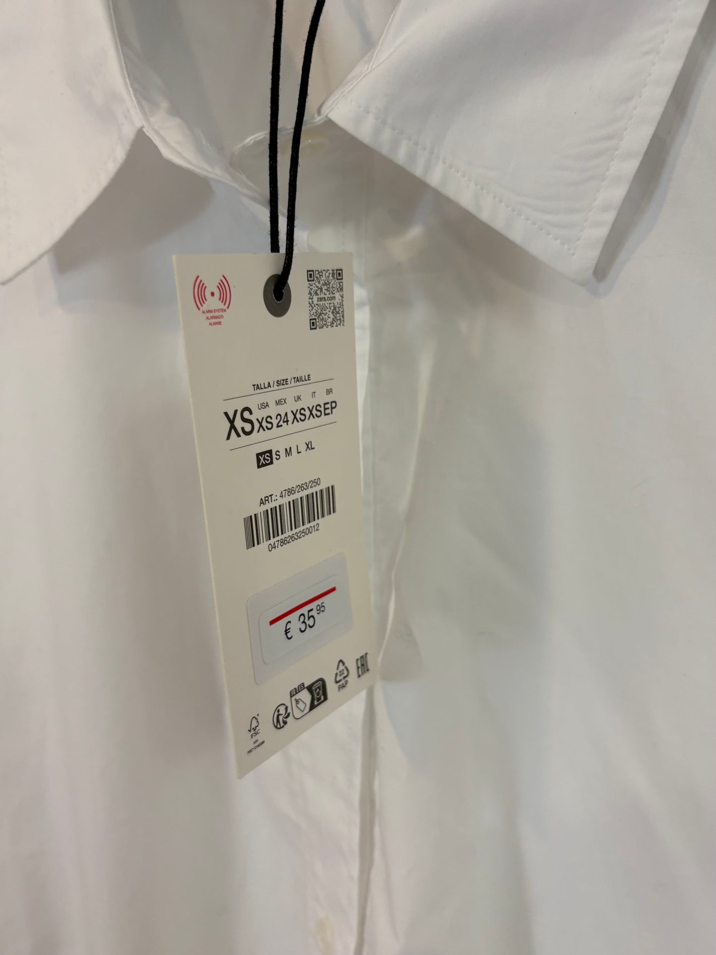 ZARA. Camisa blanca amplia