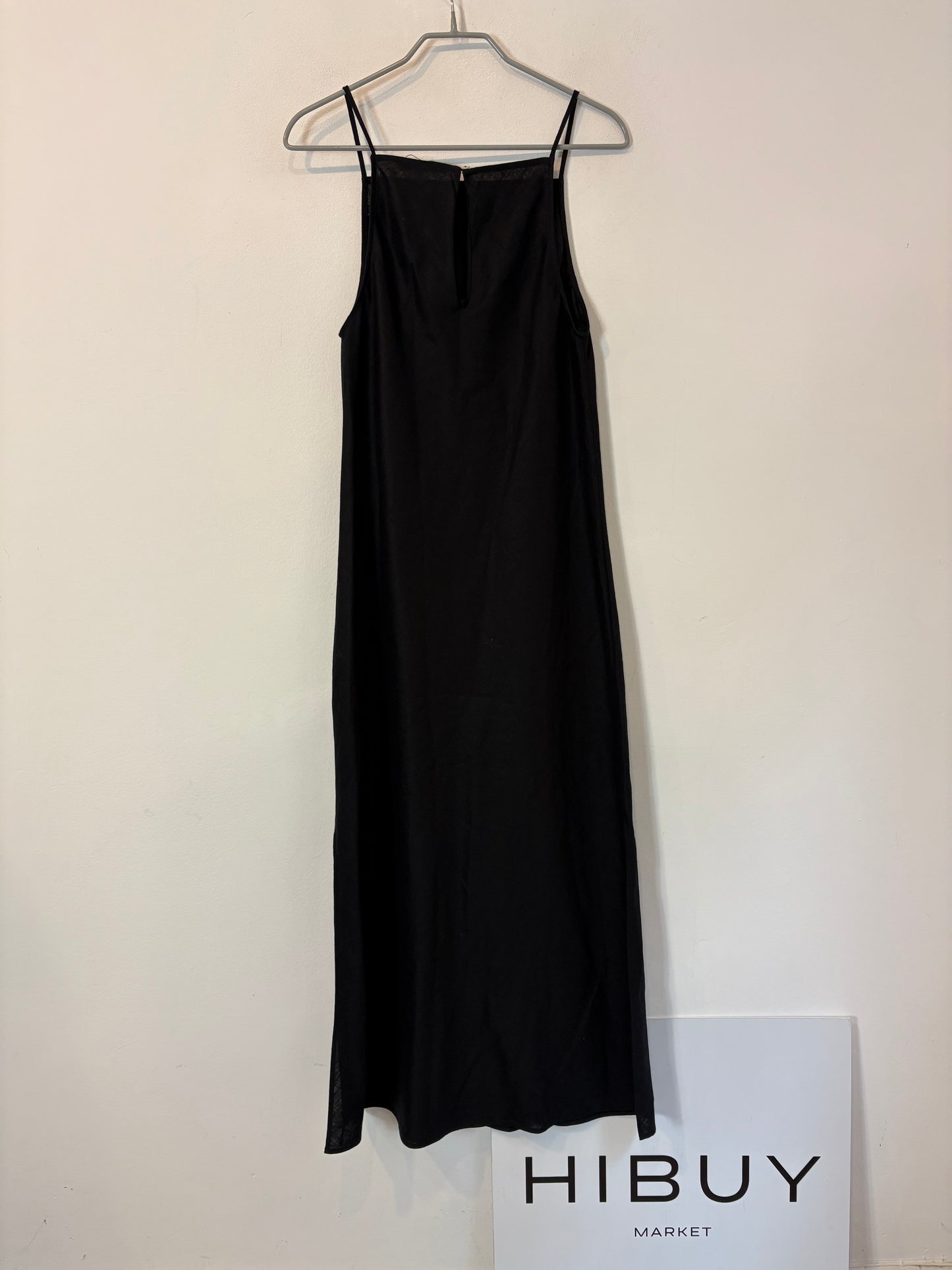 MASSIMO DUTTI. Vestido negro midi de lino
