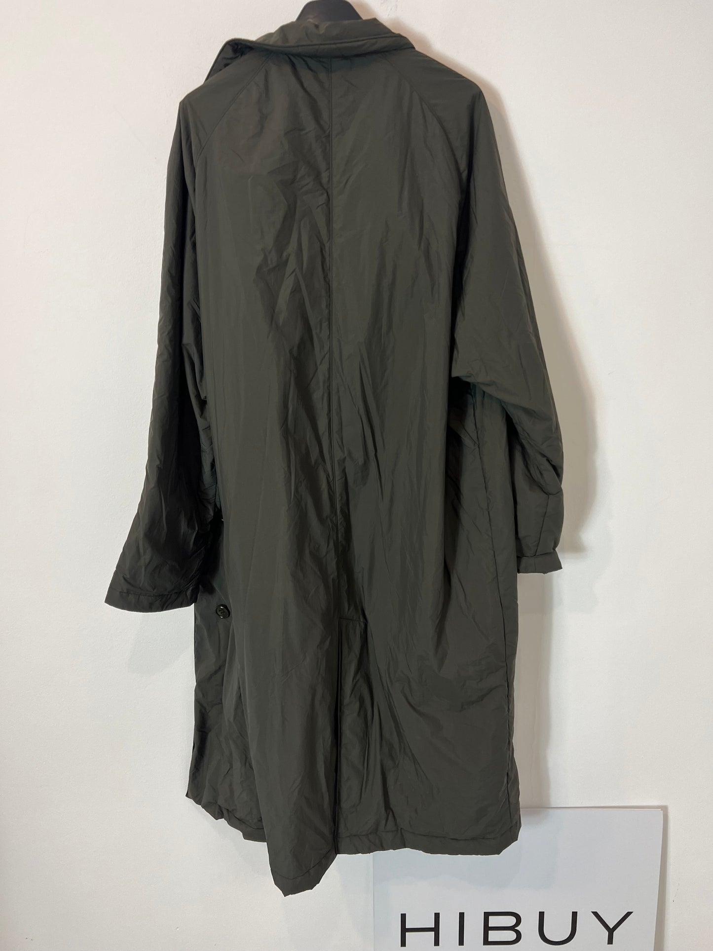 UNIQLO. Gabardina verde acolchada. T M