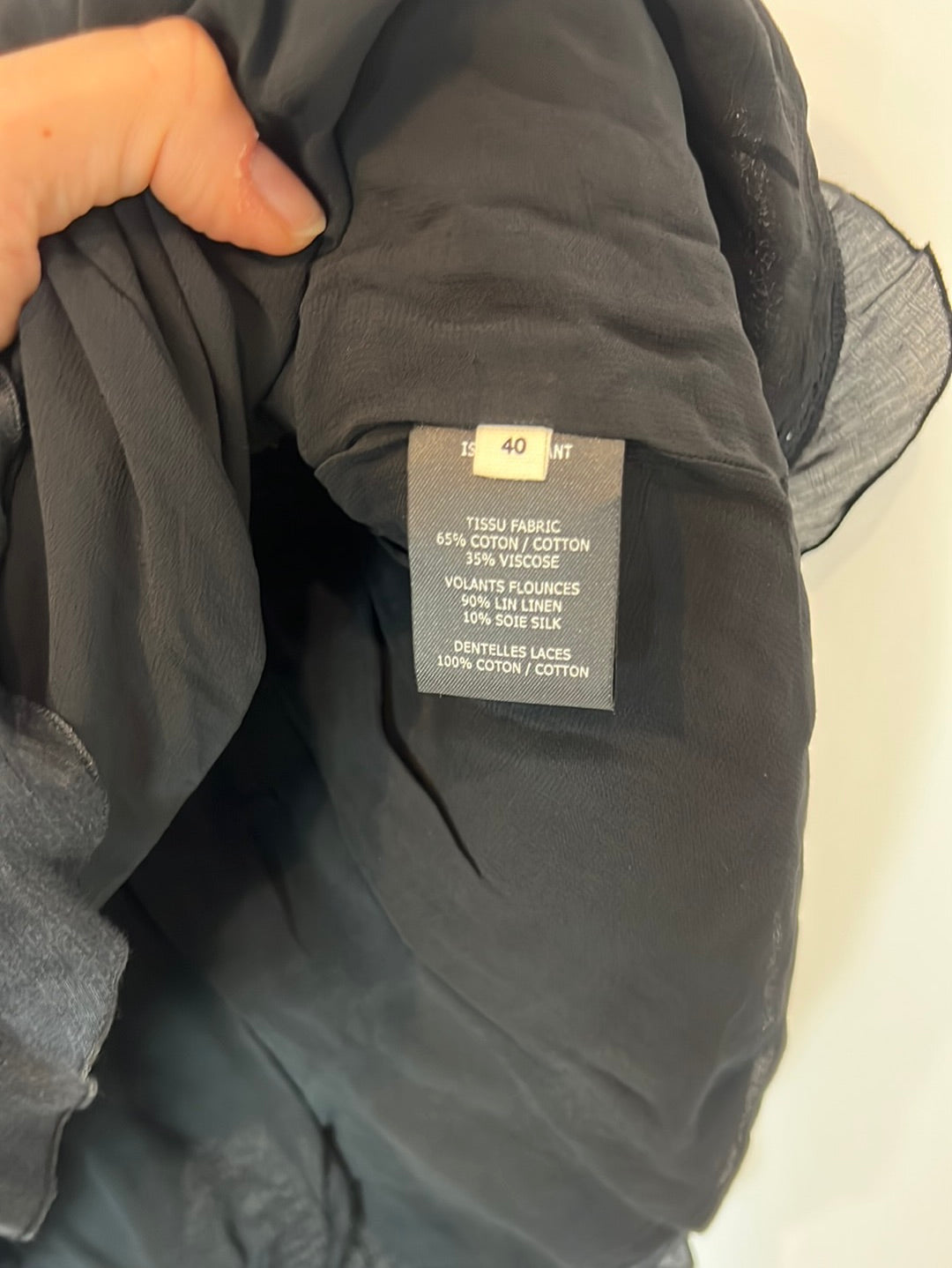 ISABEL MARANT. Black ruffled skirt with a mixed texture. Size 40