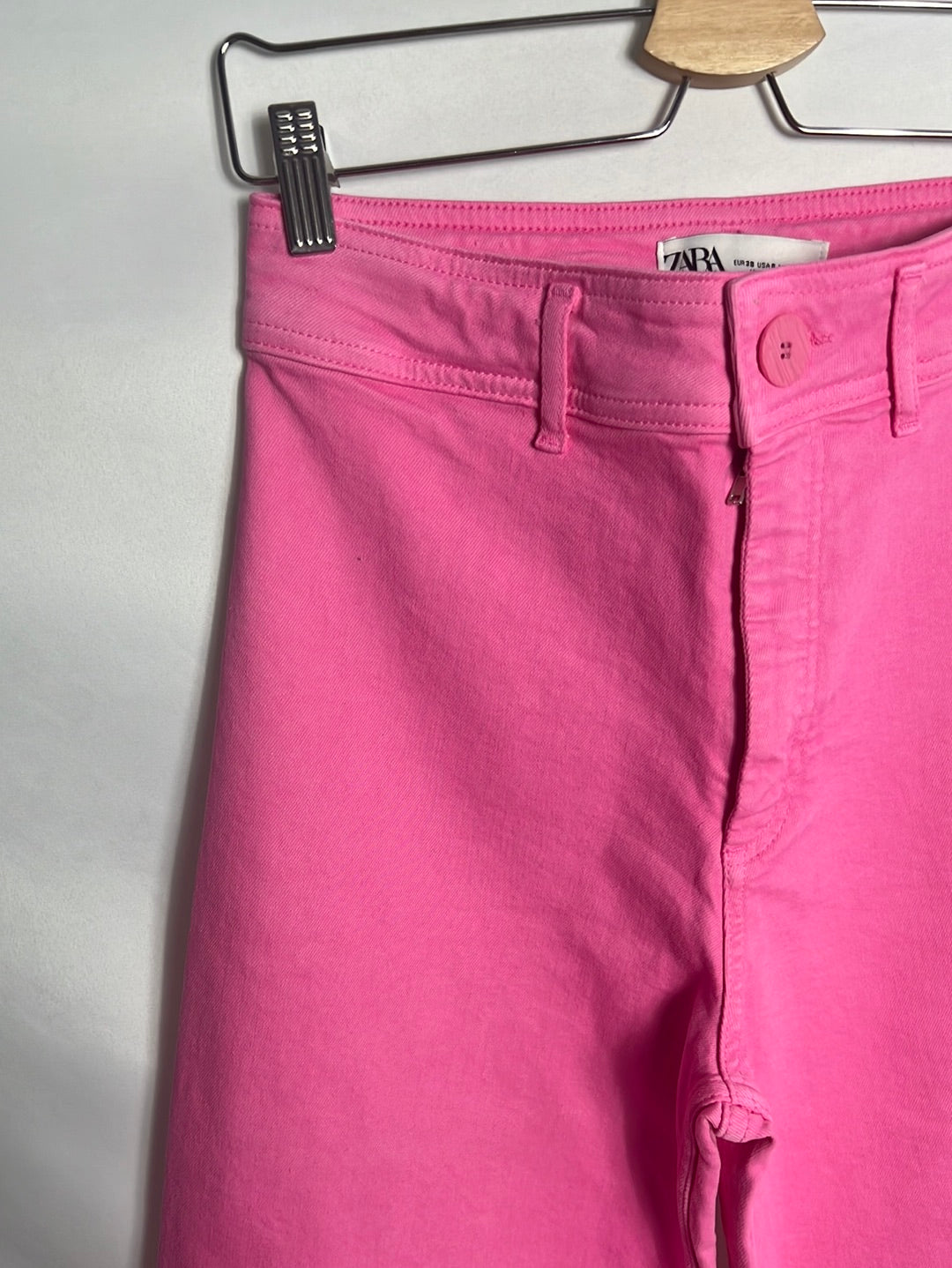 ZARA. Denim culotte rosa fucsia . T 38