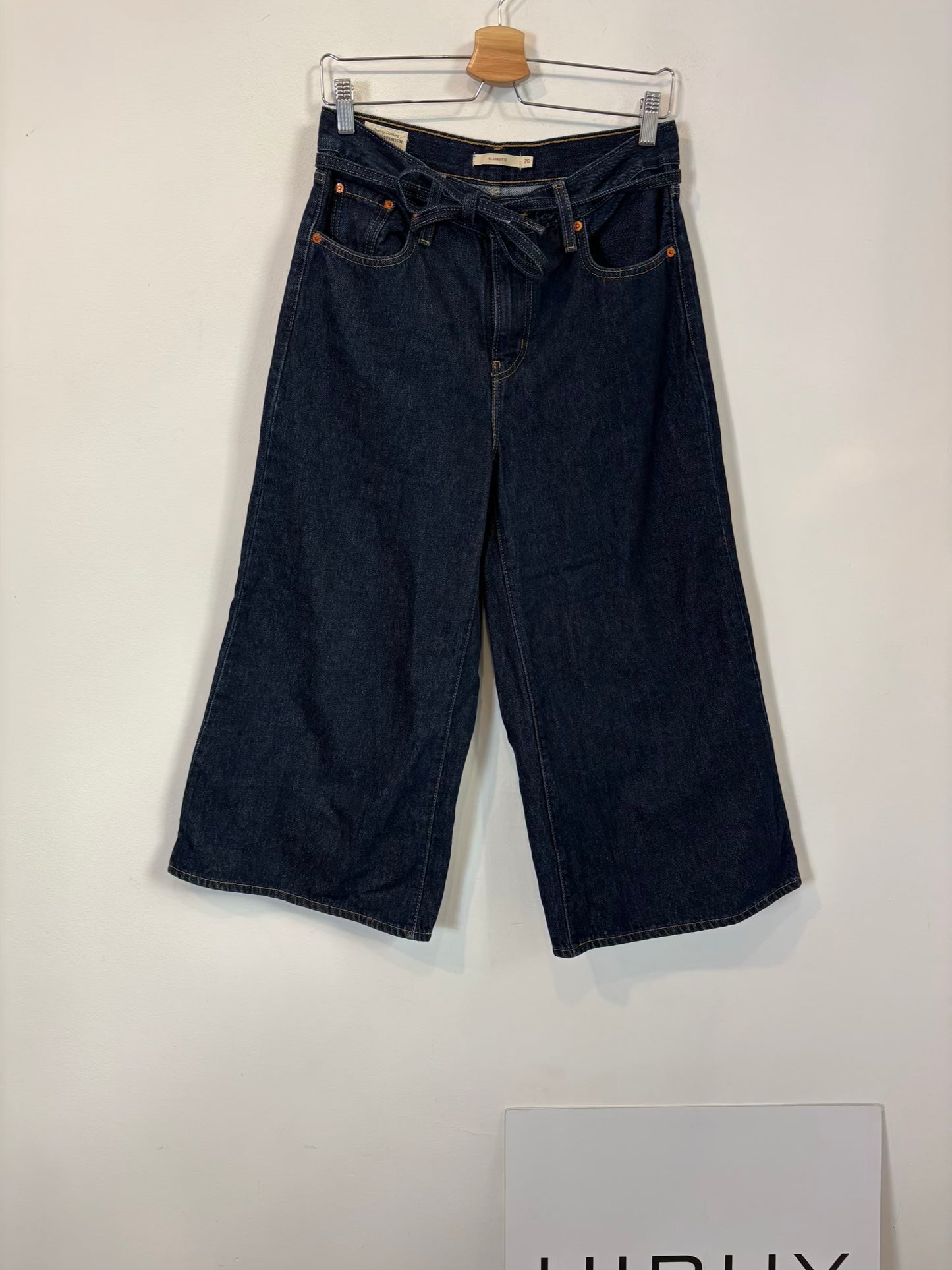 LEVI´S . Denim modelo Culotte lavado oscuro