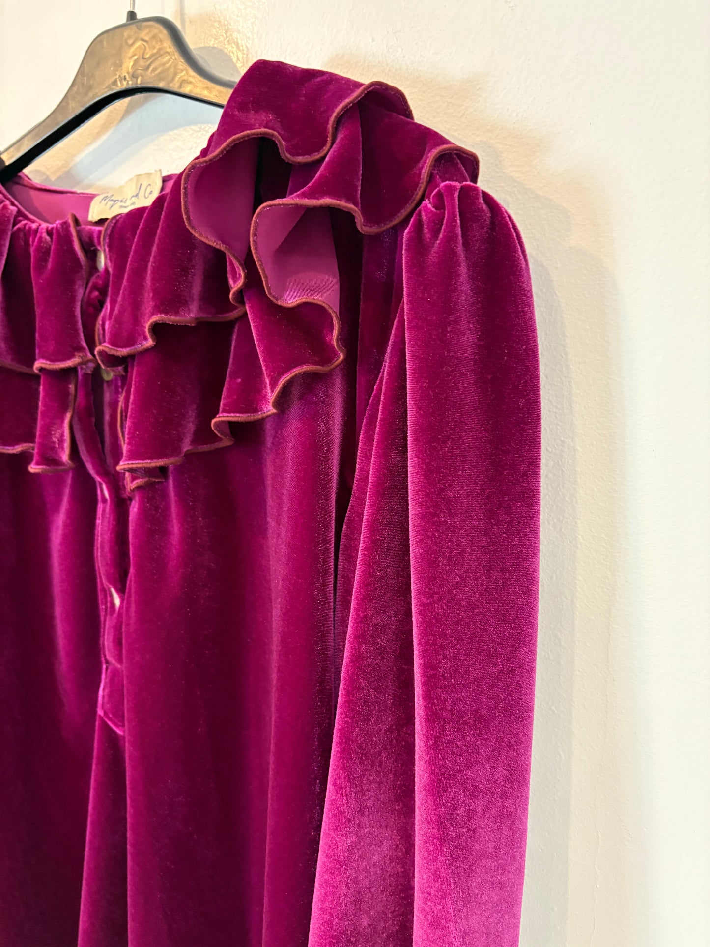 MAQUIS&amp;CO. Burgundy velvet blouse with ruffles (m/l)