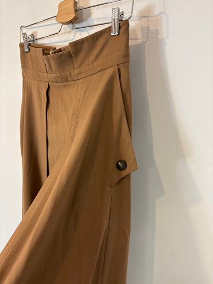 IQ COLLECTION. Falda midi marrón bolsillos