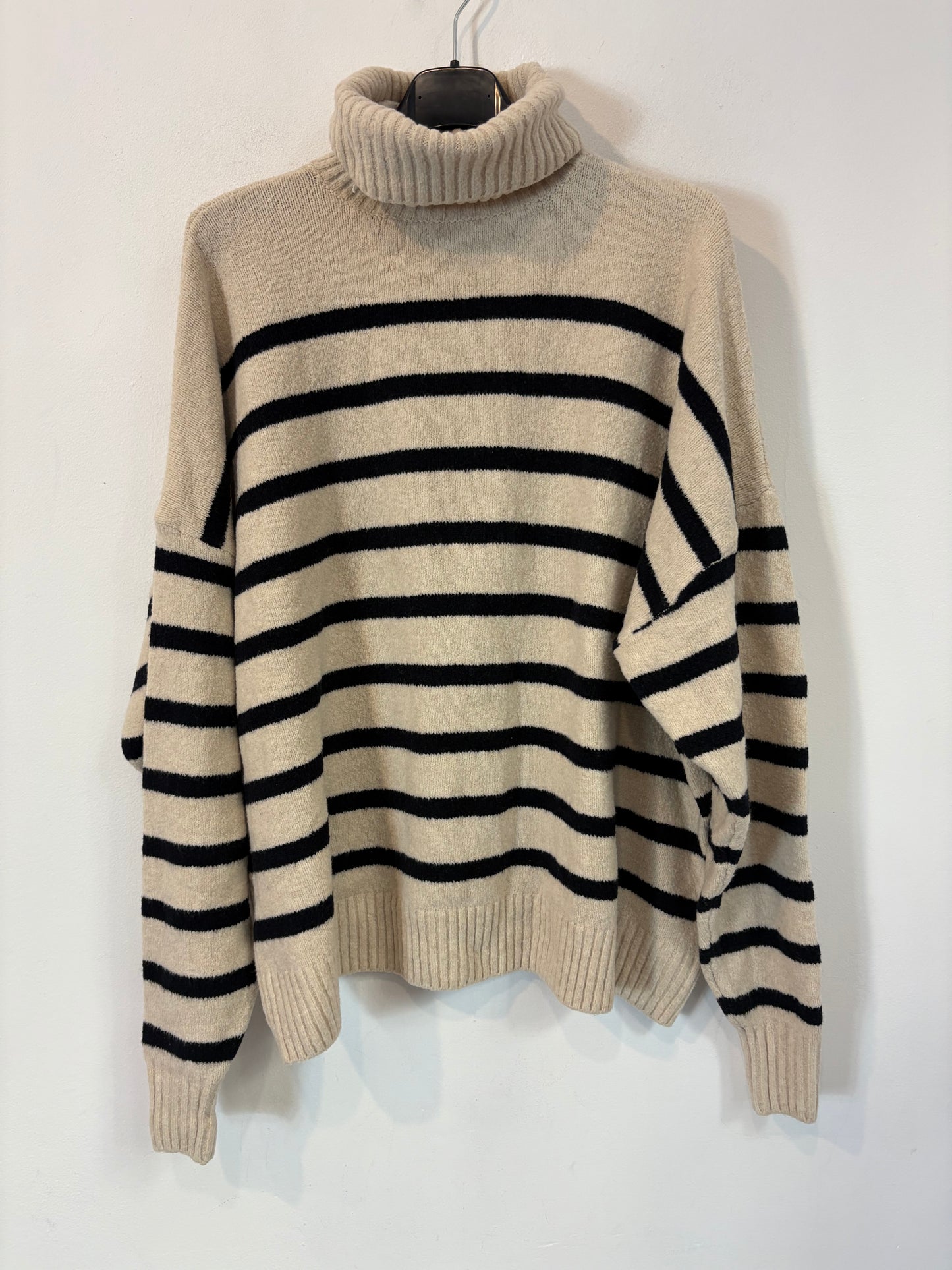 OYSHO. Jersey beige rayas