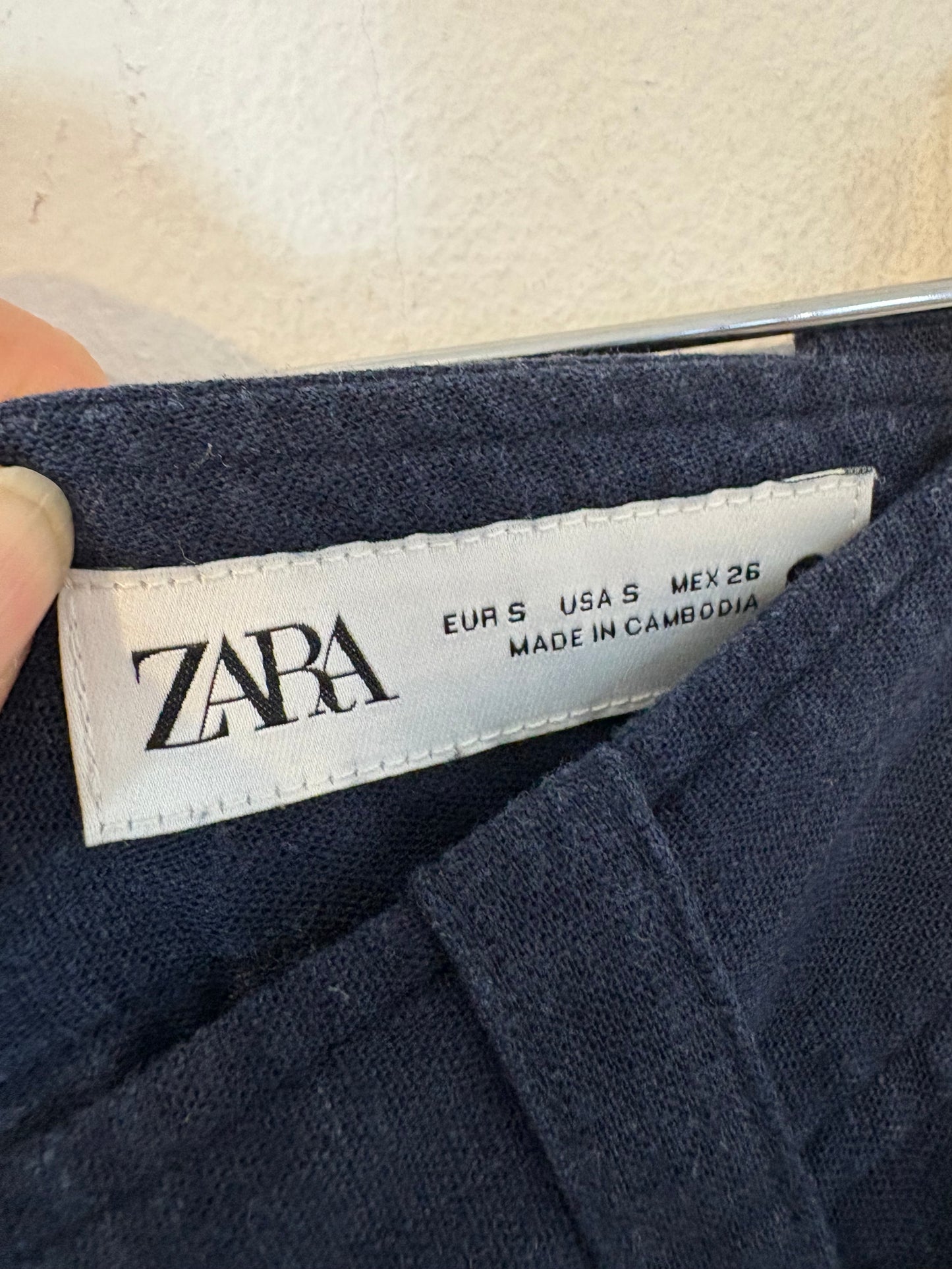 ZARA. Total look blusa y pantalón bordado