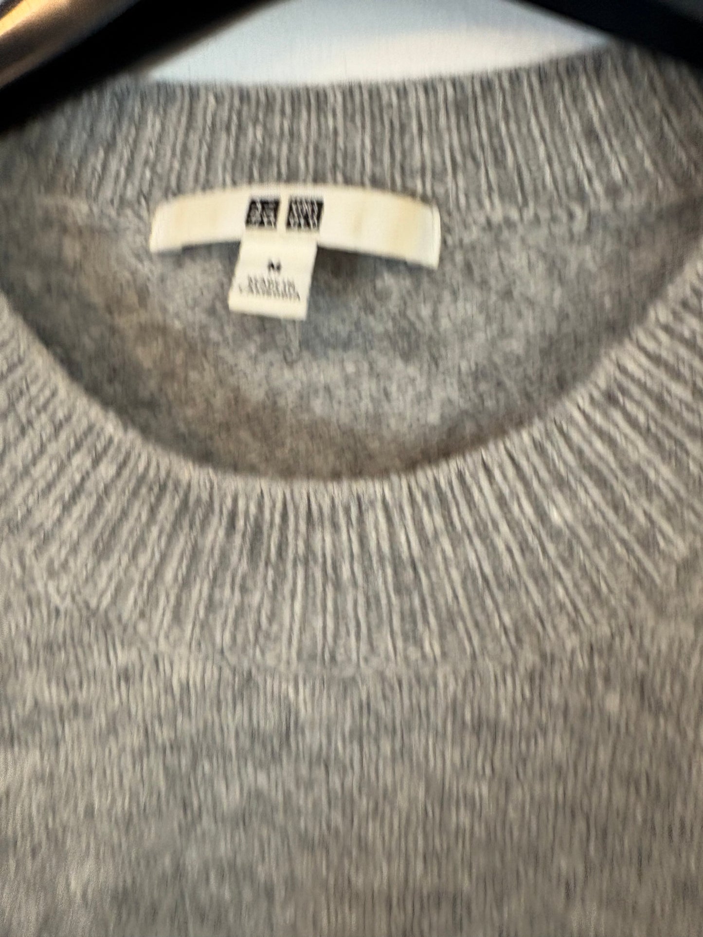 UNIQLO. Jersey gris lana cuello redondo. T S