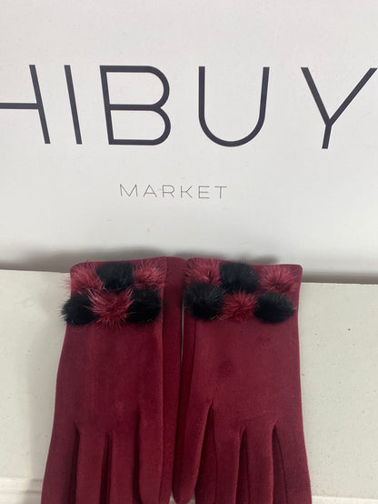 GLOKO. Burgundy fur gloves.