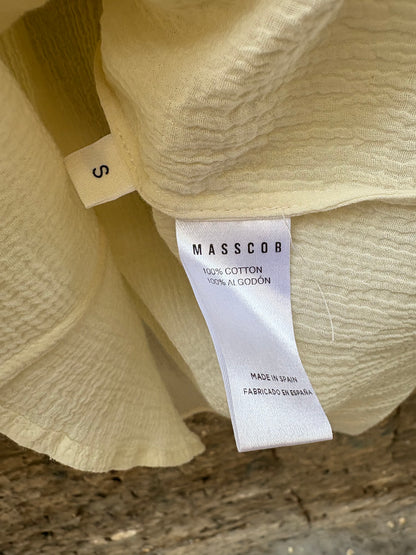 MASSBOB. Blusa vainilla detalle puño