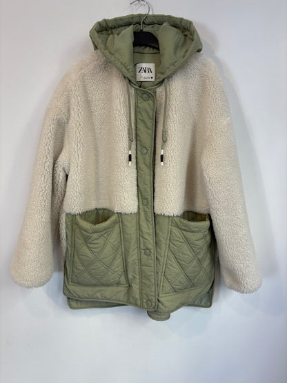 ZARA. Parka acolchada borrego