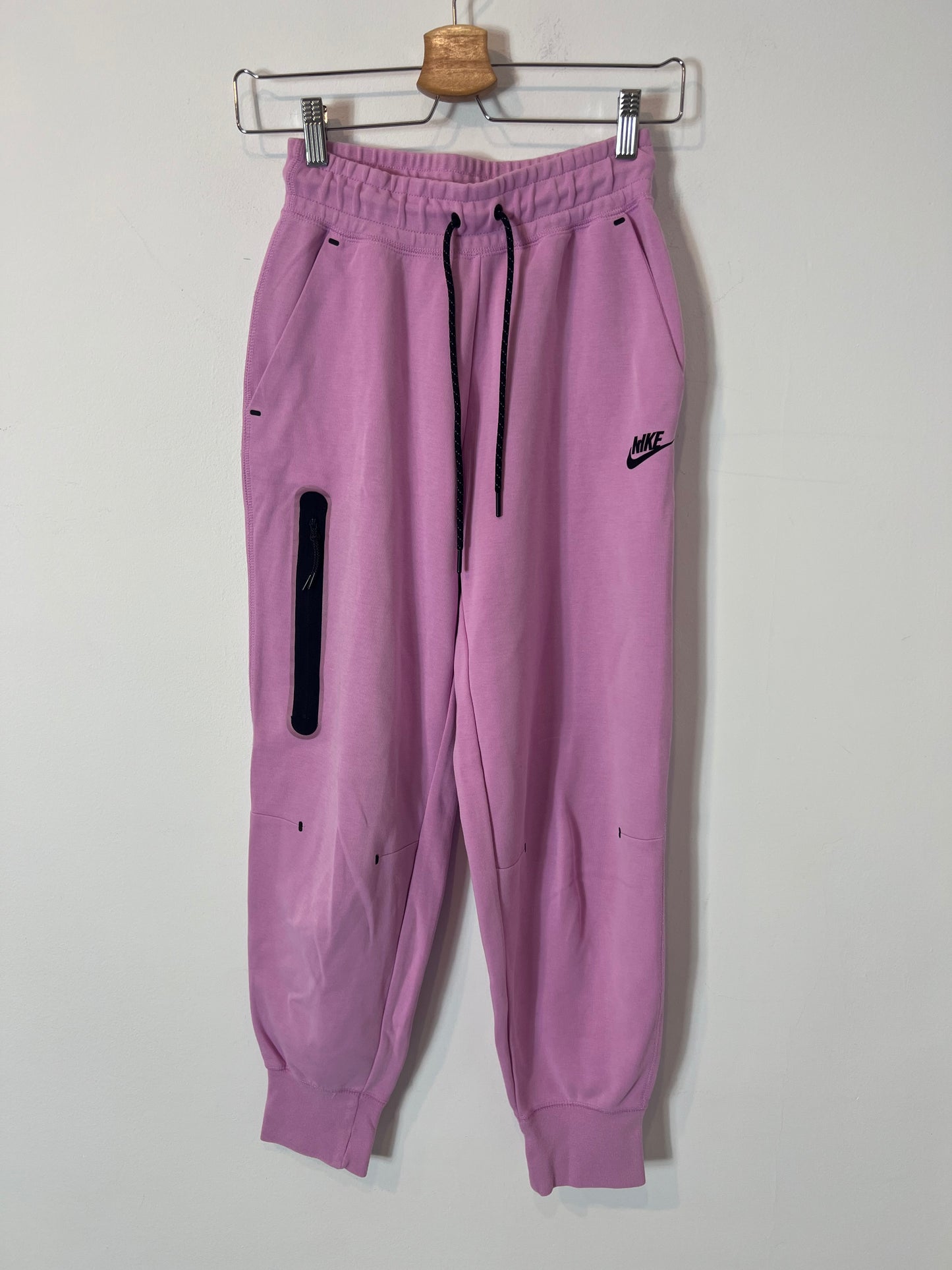 NIKE. Conjunto sudadera y pantalón felpa. T XS
