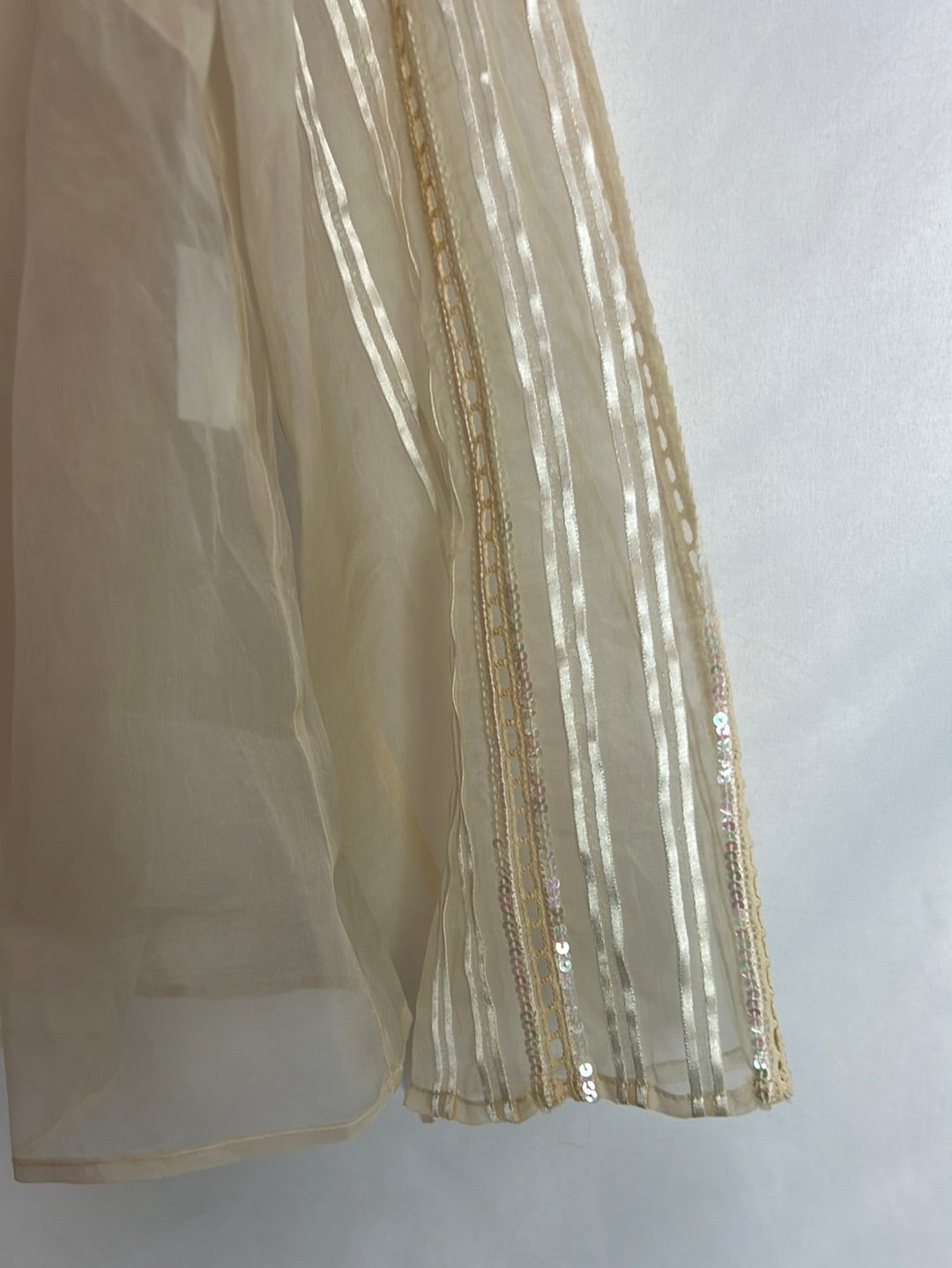 GIANFRANCO FERRÉ. Silk set with sleeve detail. Size 42