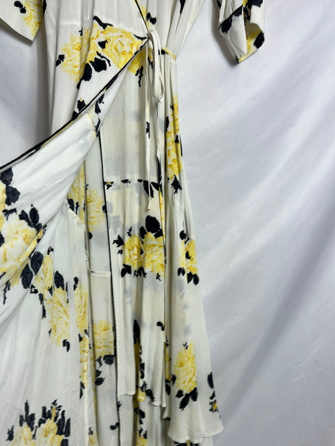 GANNI. Long wrap dress with ruffles. Size 40