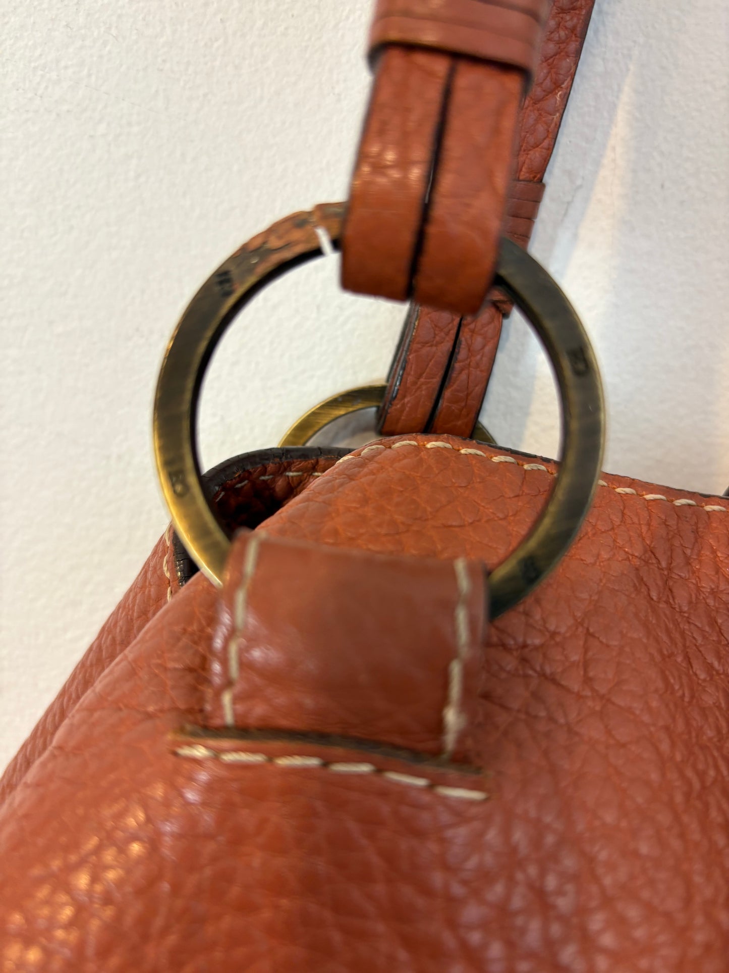 CAROLINA HERRERA. Bolso de hombro piel asa multiple