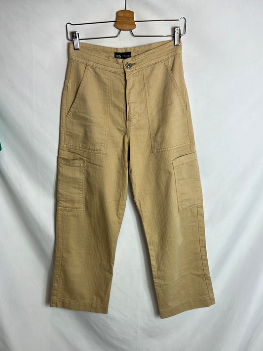 ZARA. Textured beige trousers with pockets. Size 34