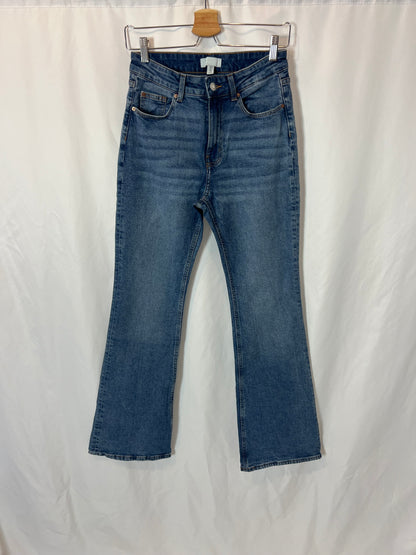 H&M.Pantalón campana claro  T.38