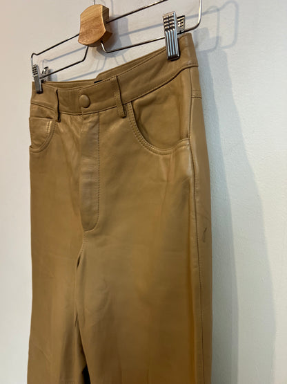 UTERQÜE. Pantalón beige piel recto. T S