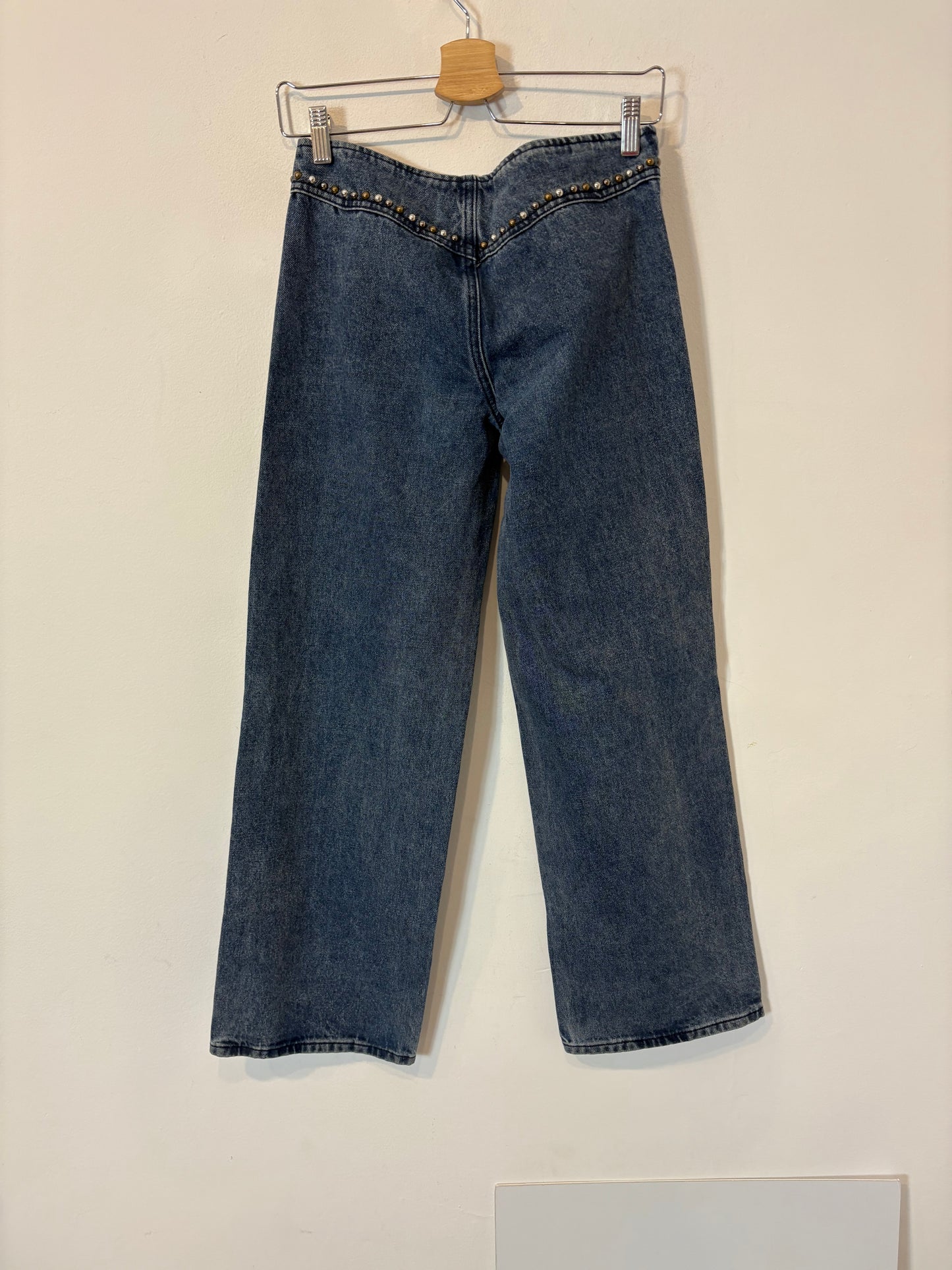 NÍCOLI. Denim azul tachuelas