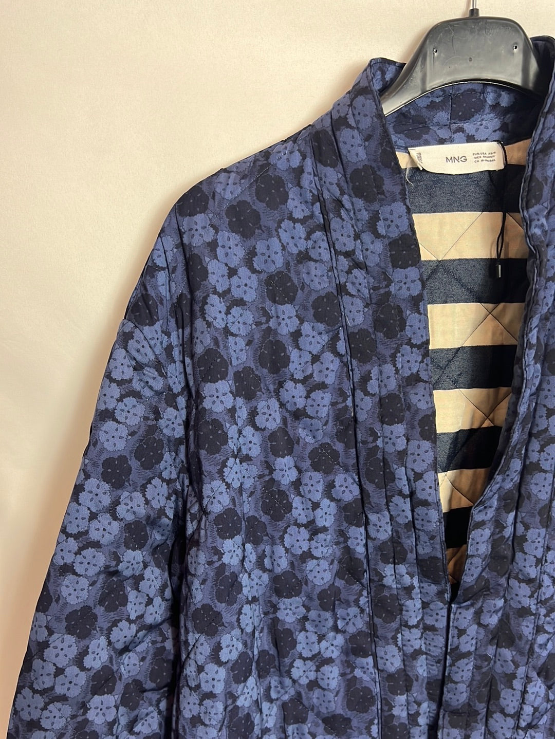 MANGO. Chaqueta acolchada estampada. T XS/S