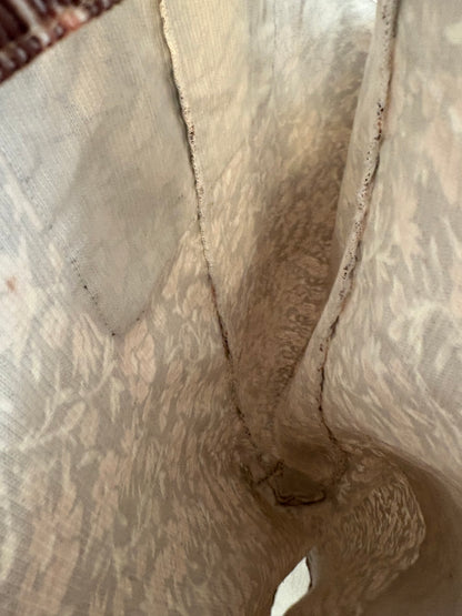 INTROPIA. Mono largo textura flores