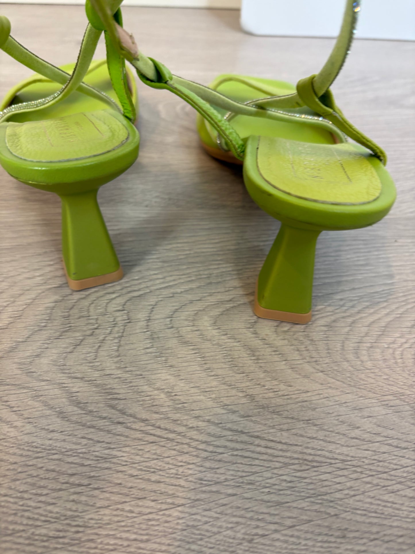 HISPANITAS. Sandalias verdes mini pedrería. T 39