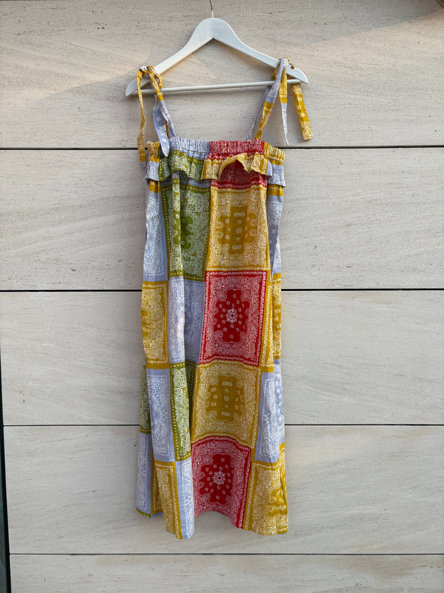 COMPAÑIA FANTASTICA. Vestido midi tirantes multicolor
