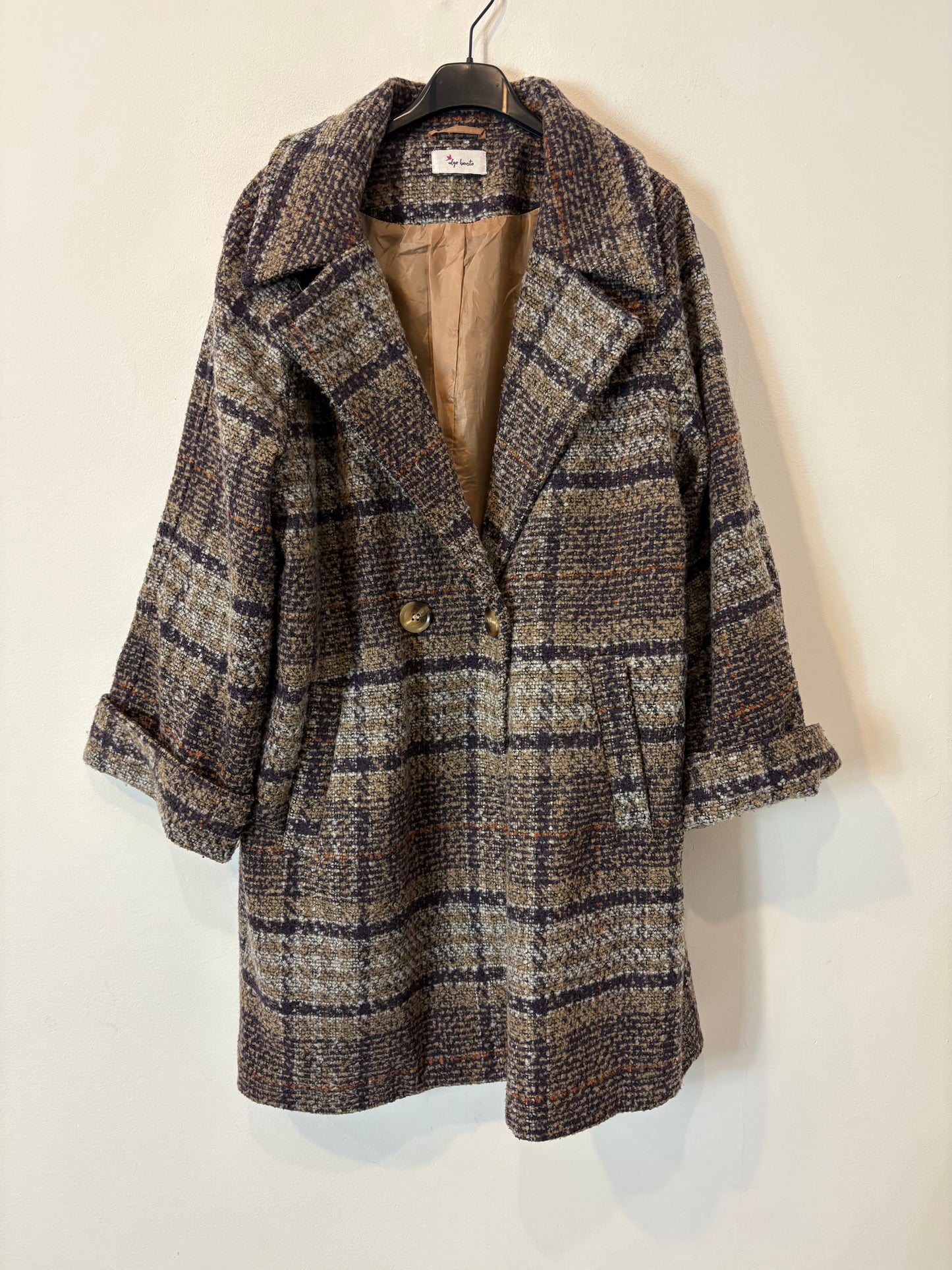 ALGO BONITO. Abrigo cuadros con lana