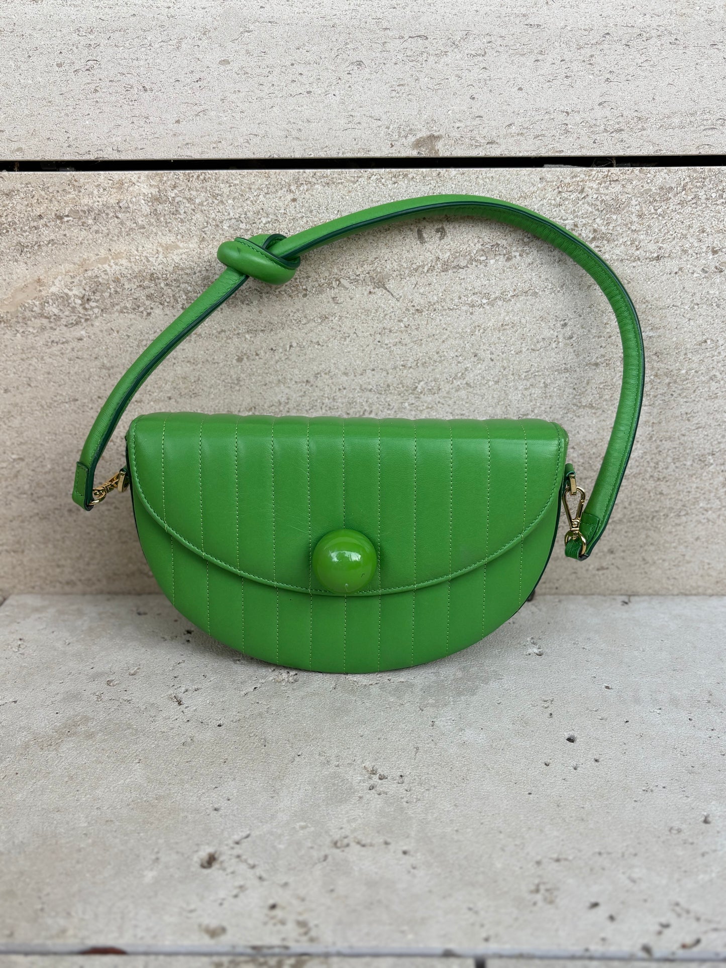 BAKARI. Bolso piel verde