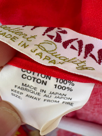 Kimono japonés rojo estampado