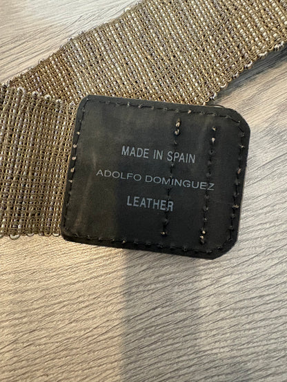 ADOLFO DOMINGUEZ. Cinturón semi elástico con piel