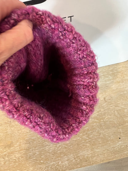 OTRAS. Gorro rosa jaspeado