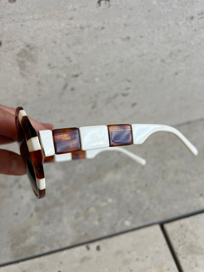 MÓ CARTUREGLI. Gafas de sol montura bicolor