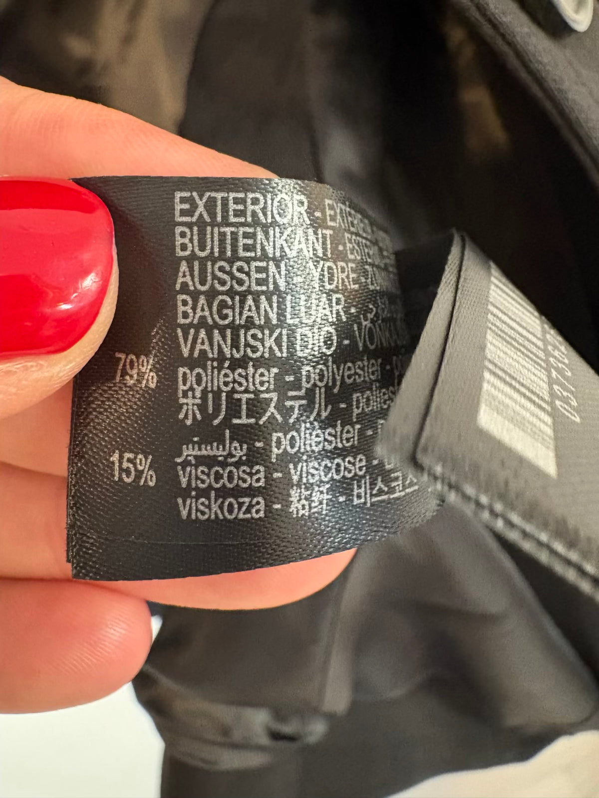 ZARA. Blazer negra detalle cintura