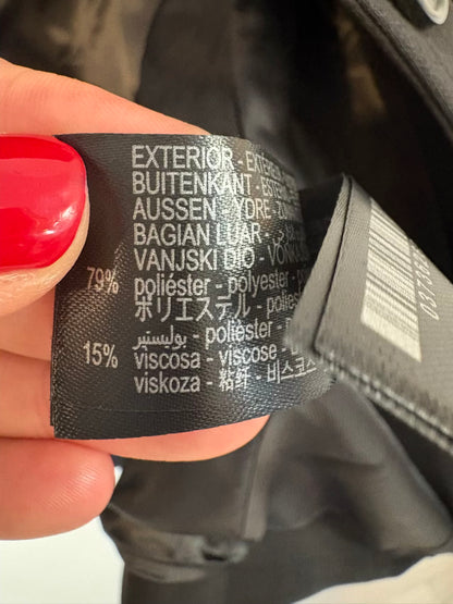 ZARA. Blazer negra detalle cintura