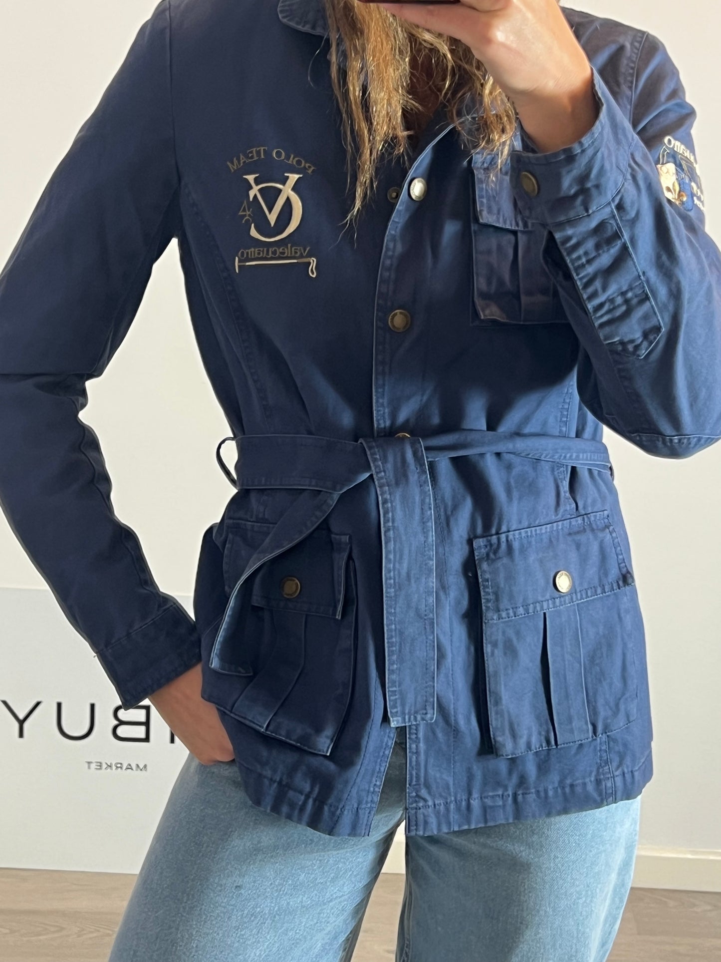 VALECUATRO. Blue jacket with pockets. TL