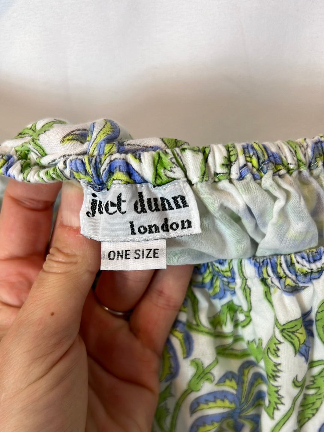 JULIET DUNN LONDON. Bermuda shorts and printed top total look. Size 2 (38)