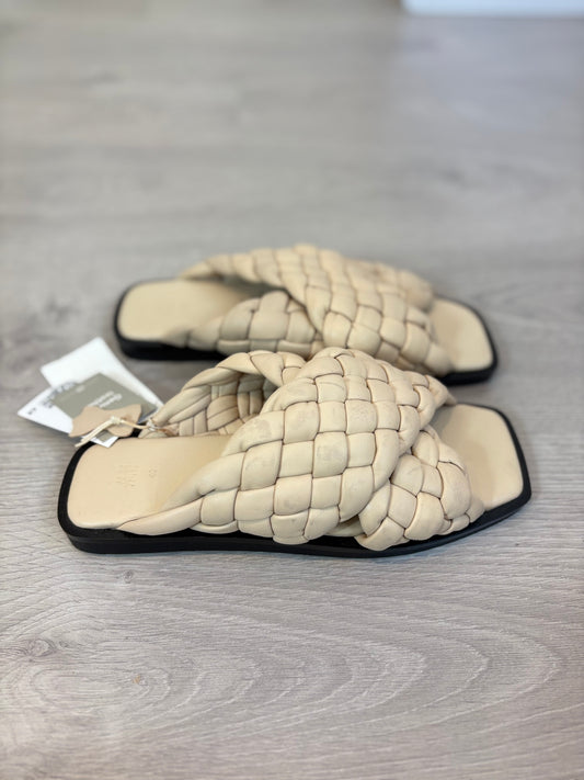 H&M. Sandalia trenzada piel beige. T 40 (tara)