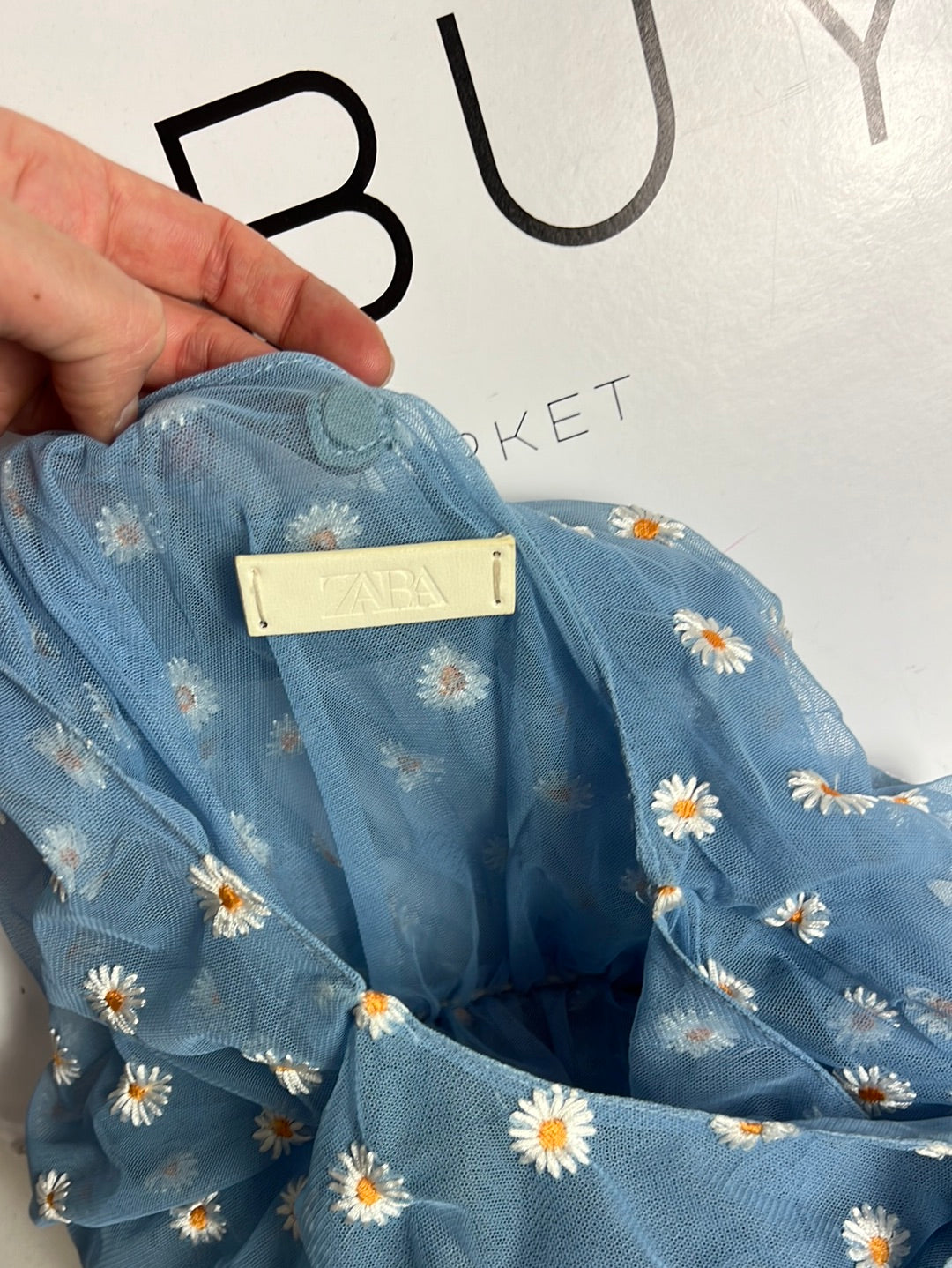 ZARA. Bolso tull margaritas