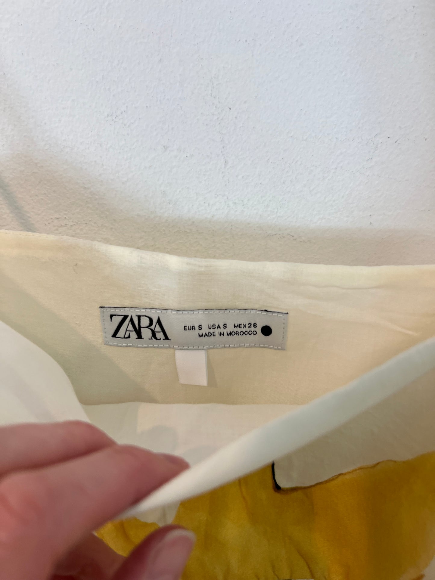 ZARA, Vestido corto beige estampado T.s
