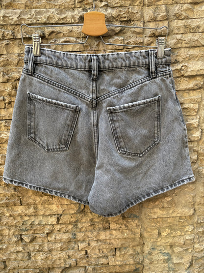 ZARA. Denim short gris. T 38