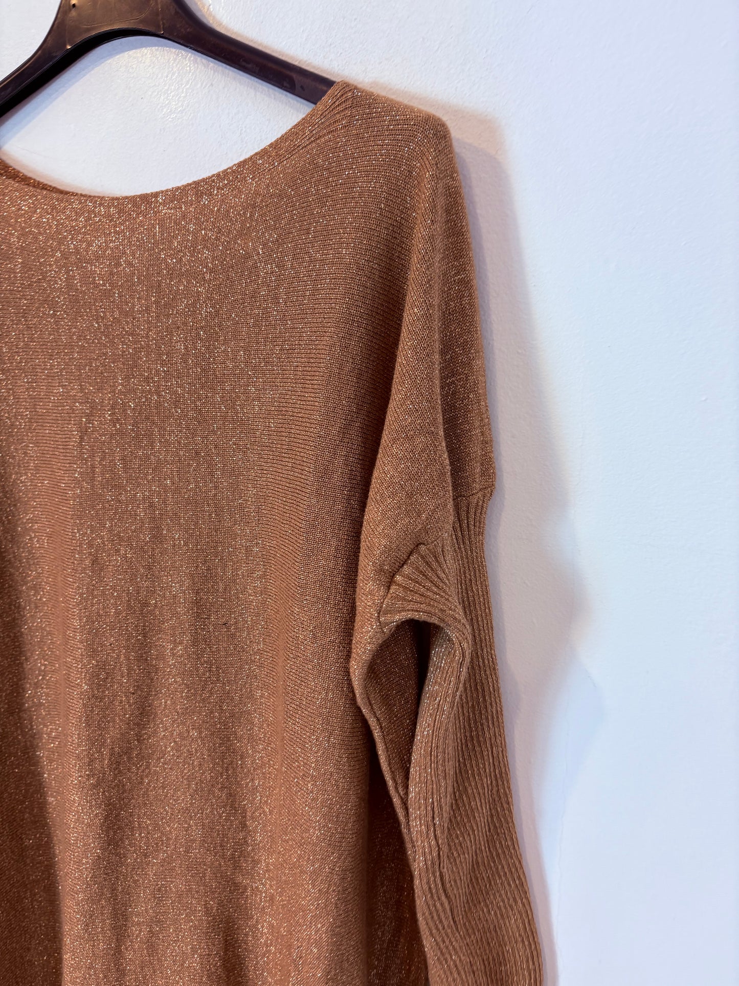 OTRAS. Jersey fino hilos dorados