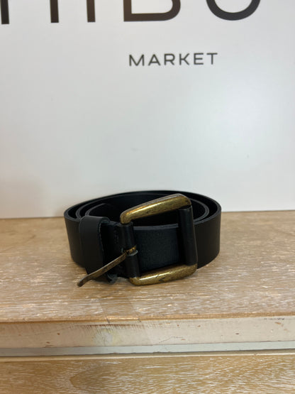 ZARA. Cinturón piel detalle hebilla forrada. T 80