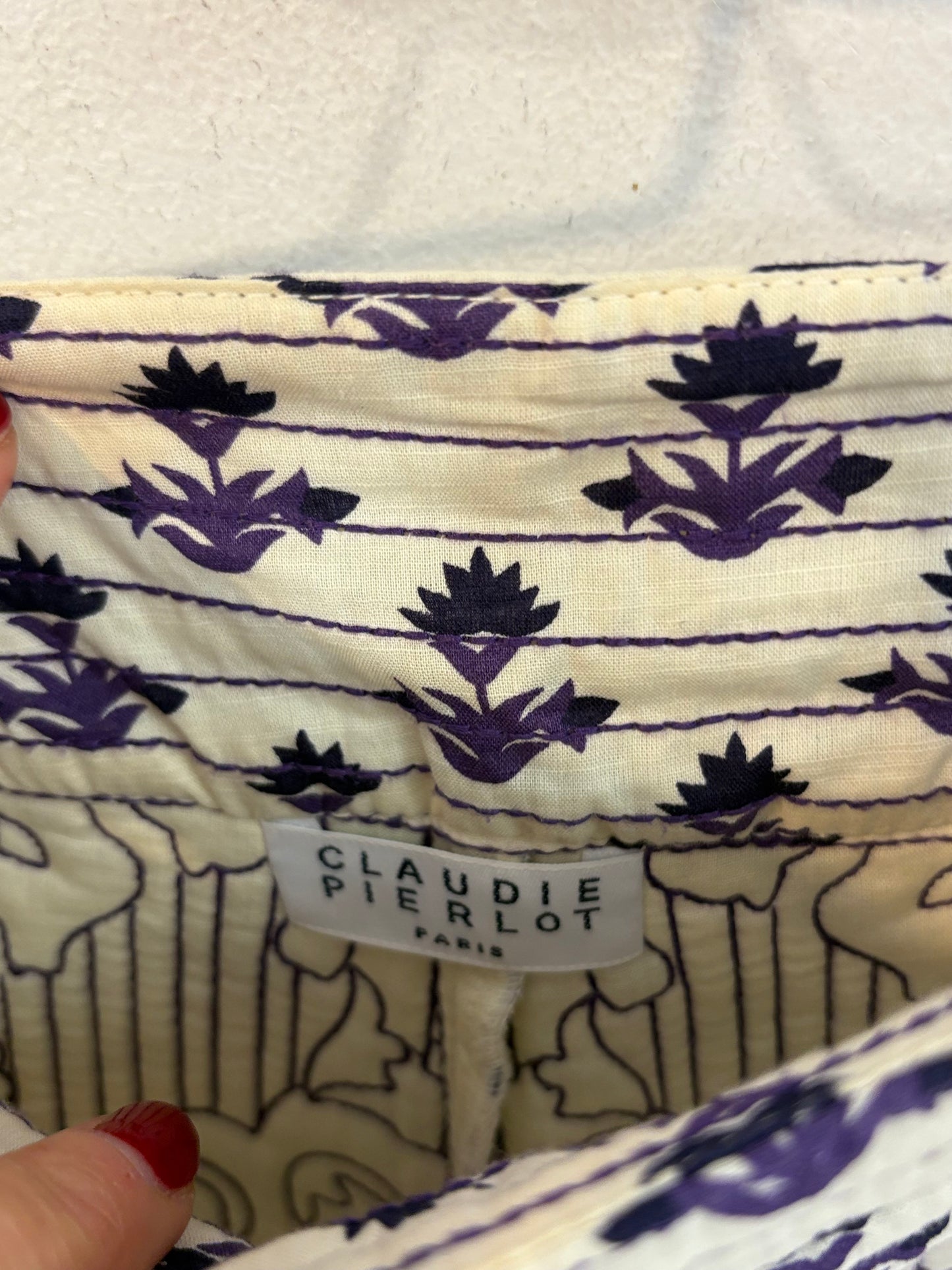 CLAUDIE PIERLOT. Textured printed shorts. Size 38