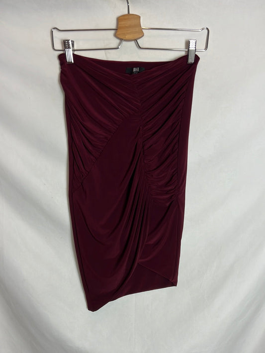 LOLA LI. Elastic burgundy gathered skirt. Size 38 (S)