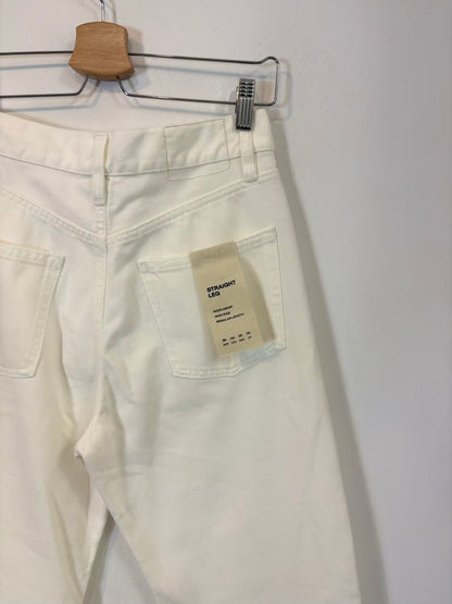MASSIMO DUTTI. Denim recto blanco abotonado