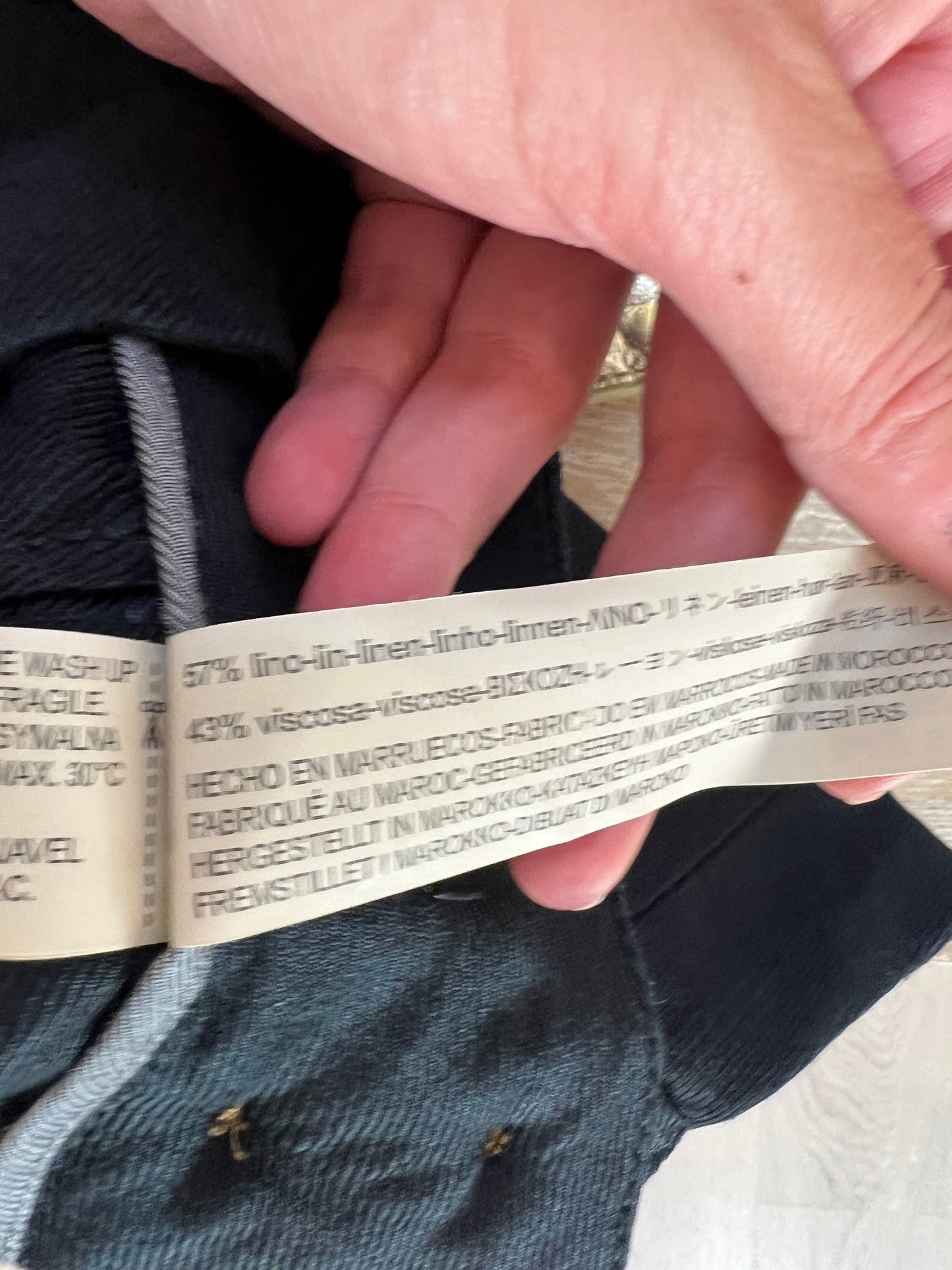 MASSIMO DUTTI. Blue buttoned midi skirt. T 34