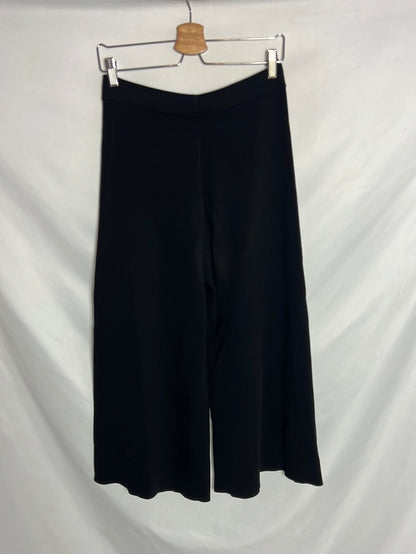 MASSIMO DUTTI. Pantalón culotte negro textura. T M