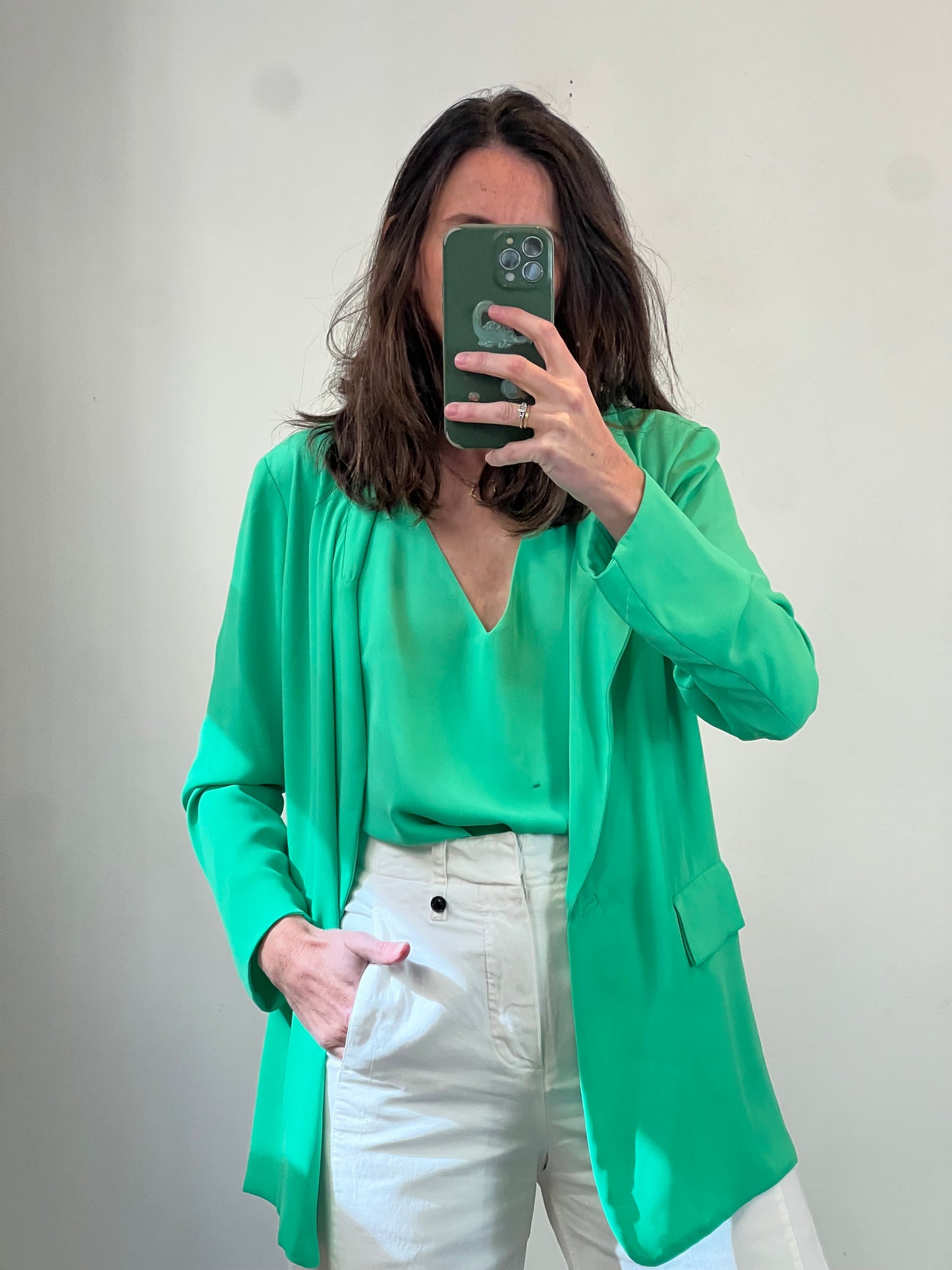 CONCHITA SAINZ. Conjunto verde fluido