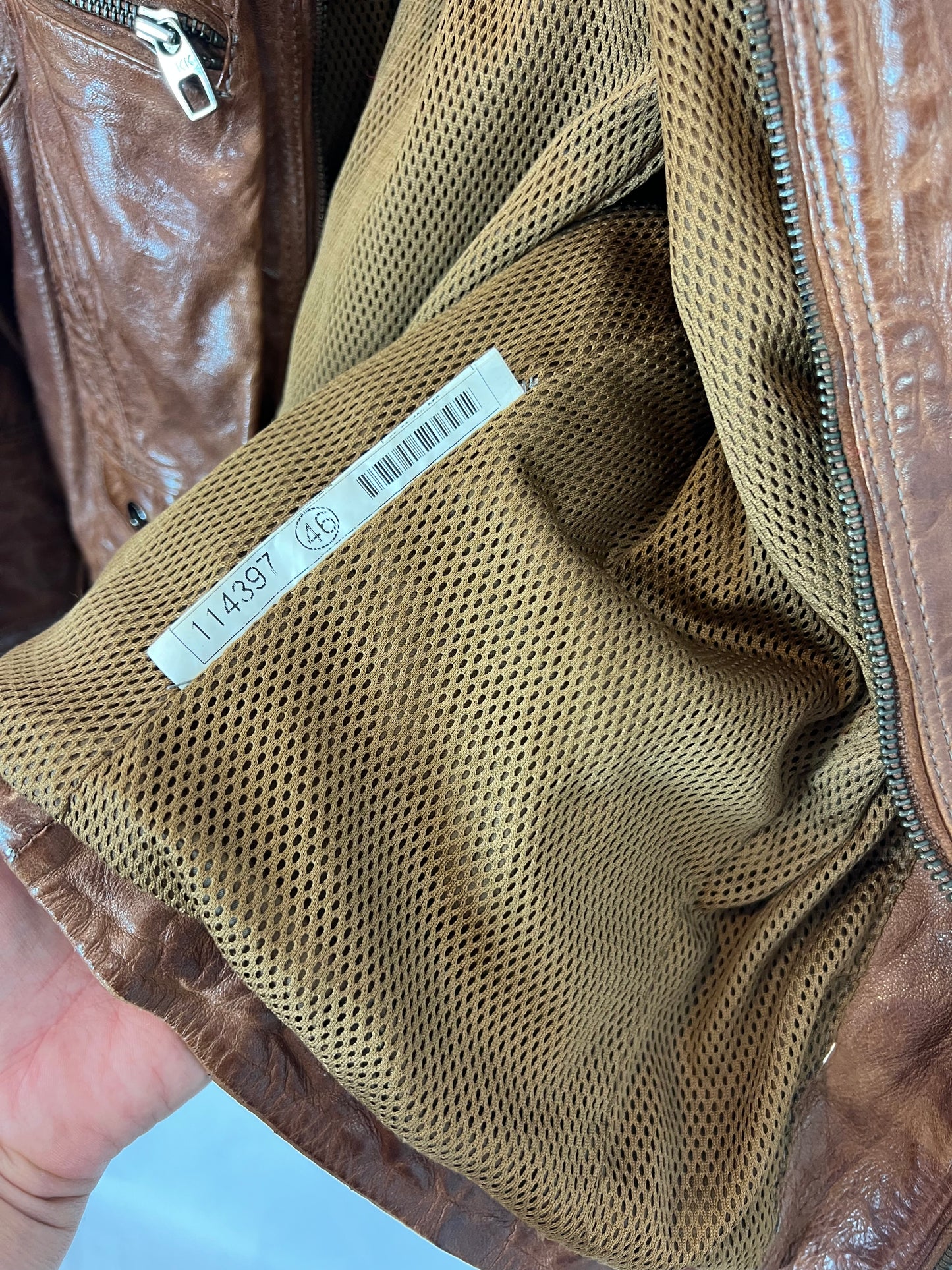 LUJANS. Chaqueta piel marrón. T 46 (S)